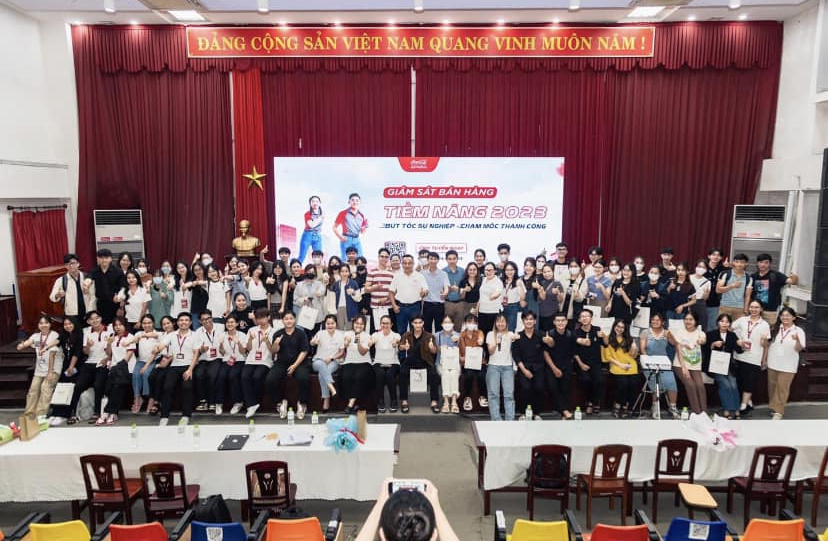 [ĐOÀN TRƯỜNG KINH TẾ] ✨MỘT CHIẾC  SPARK TALK #02 NHỘN NHỊP  TẠI MIỀN TRUNG✨